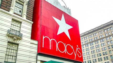 Macy’s Will Close 125 Stores amid Online Shopping Demand