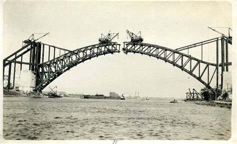 Hell Gate Bridge, New York City under construction on Sept 30 1915 [1,258 × 763] : r/HistoryPorn