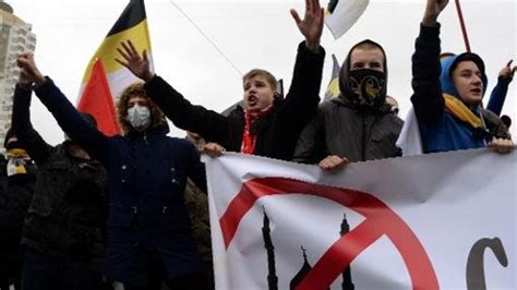 Thousands of Russian nationalists rally in Moscow