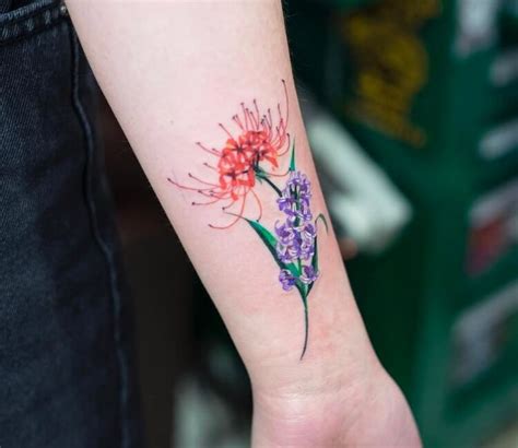 Floral tattoo by Zihee Tattoo | Post 27351