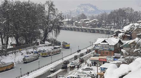 Snowfall in Srinagar