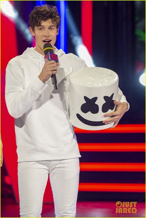 Shawn Mendes Pretends He's Marshmello During the MuchMusic Video Awards!: Photo 4134844 | Photos ...