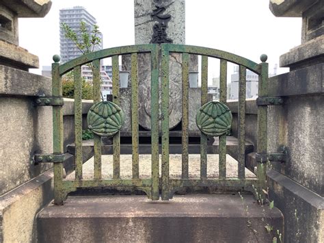 YANAKA CEMETERY, TOKYO