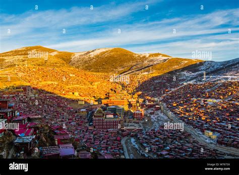 Aerial view of the campus of Serthar Institute, known as Larung Gar ...