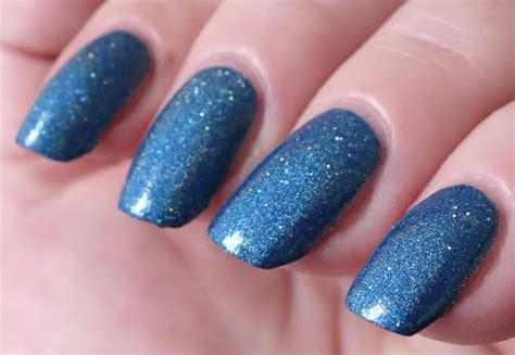 Lacquer Slacker Liz: Glisten & Glow Diving with Mermaids