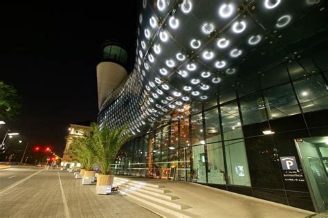 Spectacular Design of Kunsthaus Graz Art Museum in Graz, Austria