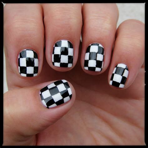 Dahlia Nails: Checkerboard Chick