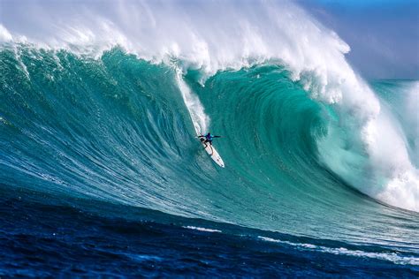 Jaws: interesting facts about Maui's big wave surfing break