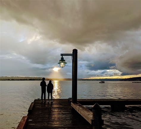 Sunset on Lake Washington : r/Washington