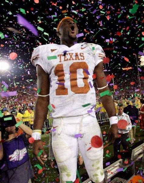 Texas' Vince Young to be enshrined in College Football Hall of Fame - San Antonio Express-News