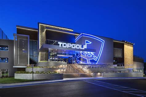 A year-round experience at Topgolf l Date Night Cincinnati