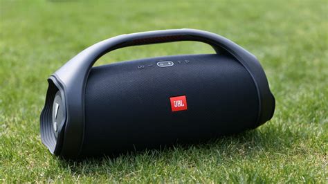 JBL Boombox 2 Review: Perfect Balance Between Party And Finesse