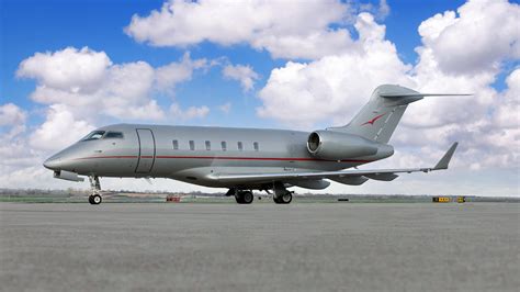 Challenger 300 Private Jet - 9 Passenger Private Jet Flights & Rates - Jet Edge