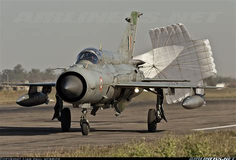 Mikoyan-Gurevich (Hindustan) MiG-21 Bison - India - Air Force | Aviation Photo #2195938 ...