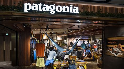 Patagonia founder gives away company, keeps climate change promise