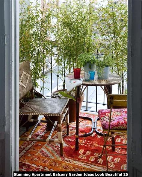 Stunning Apartment Balcony Garden Ideas Look Beautiful 25 - HMDCRTN