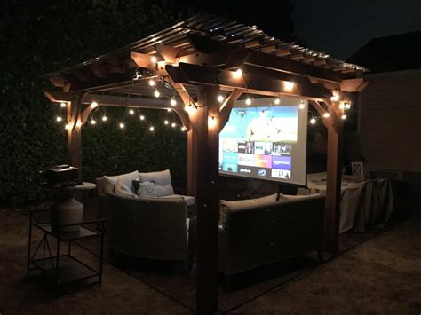 Outdoor Movie Projector Setup - Outdoor Projectors