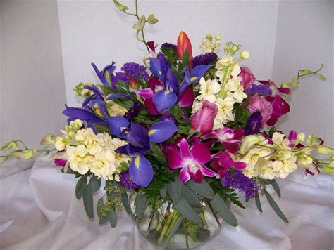 Chapel Hill Floral design | Floral arrangement classes, Funeral flowers ...