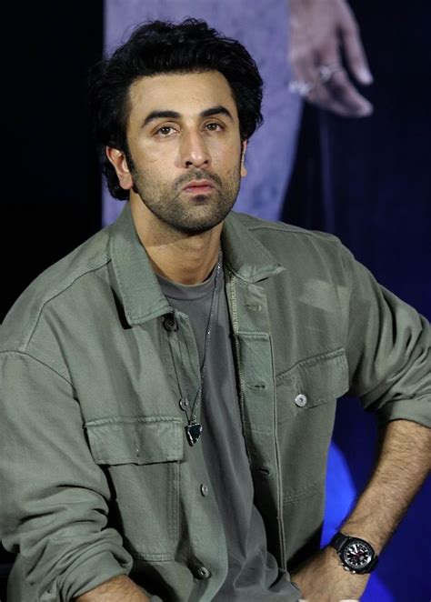 Ranbir Kapoor Asking A Photographer 'Yeh Chappal Kahan Se Li' Proves He ...