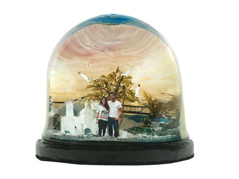 Snowdomes & Snowglobes - Custom-SnowDomes.com