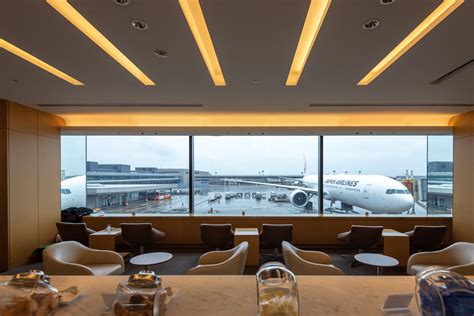 Lounge Review: Japan Airlines Sakura Lounge (Terminal 2) - Narita International Airport (NRT ...