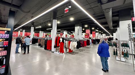 See photos: Kohl's downtown store opens