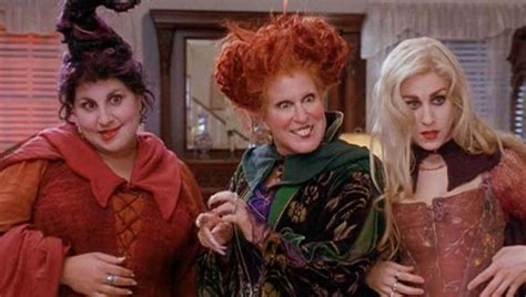 Sarah Jessica Parker Reveals Original Cast Signed On For 'Hocus Pocus 2 ...