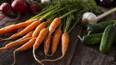 To Keep Carrots Fresh And Crisp, Store Them In Sand