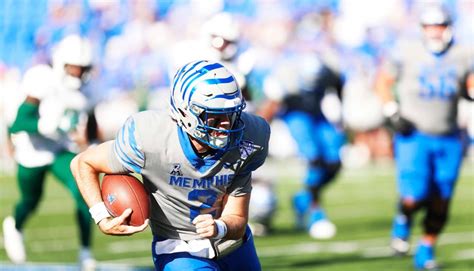 Memphis football quarterback Seth Henigan starts vs. Charlotte