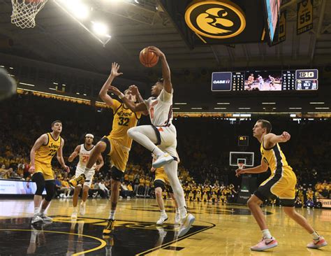 Terrence Shannon Jr. scores 25 as No. 12 Illinois beats Iowa 73-61 ...