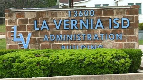 La Vernia ISD approves 4-day school week to attract and retain teachers