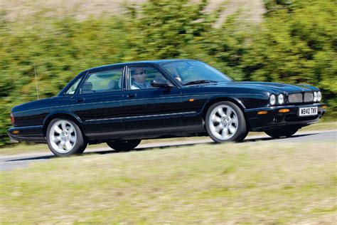 £10K V8 saloons - Jaguar XJR | evo