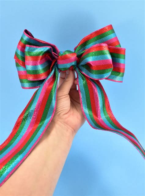 diy-bow-maker-how-to-make-perfect-bows-dreamalittlebigger-16 ⋆ Dream a Little Bigger