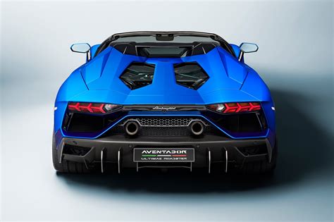 Lamborghini 2022 Aventador Blue