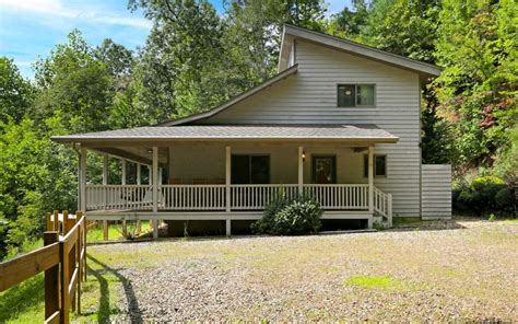 Hayesville, NC Real Estate - Hayesville Homes for Sale | realtor.com®