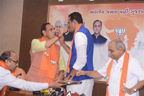 Jitu Vaghani becomes Gujarat BJP President | DeshGujarat