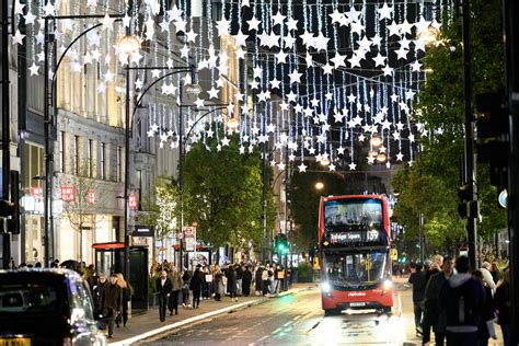 Oxford Street Will Soon Turn On Their Dazzling Christmas Lights | London Reviews