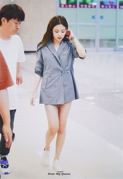 10+ Photos Of BLACKPINK Jennie's Casual Fashion That Could Work Just As ...