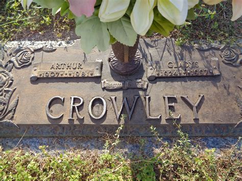 Memorial for Arthur Crowley and Gladys ( Webb ) Crowley