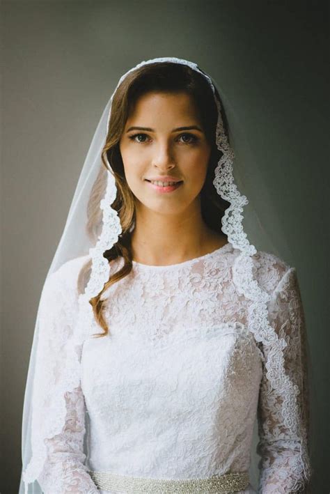 5 Wedding Veil Styles For Every Bride in 2023 | Wedding veil styles, Bride veil, Veil styles