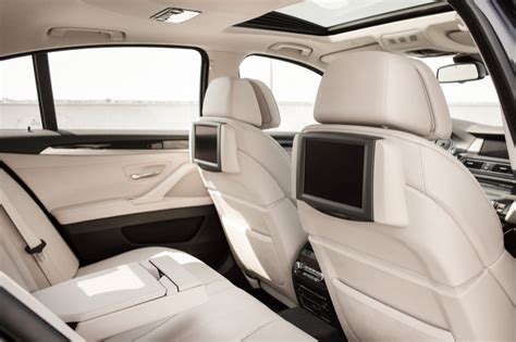 Rear Seat Entertainment Systems Reduce Distractions