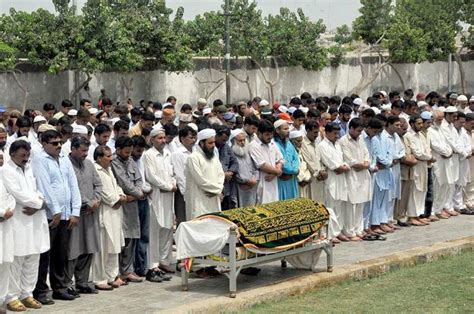 Sarferaz Shah Namaz i Janaza (Funeral Prayer) at HIjrat Colony Karachi – Paki Mag