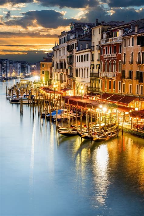 The Venice Grand Canal by night - Italy. #WesternUnion Pretty Places ...