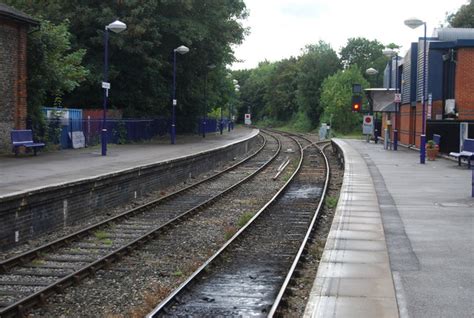 Bourne End Station © N Chadwick cc-by-sa/2.0 :: Geograph Britain and ...