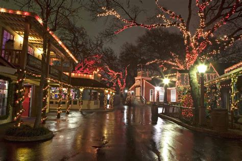 9 Best Holiday Light Displays in Dallas-Fort Worth