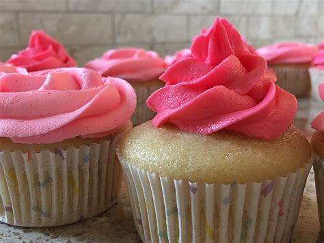 Vanilla Cupcakes + Buttercream Icing * The Well Dressed Kitchen