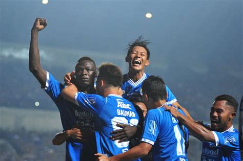 Mario Gomez Berharap Pemain Persib Bandung Bisa Segarkan Pikiran | Goal.com