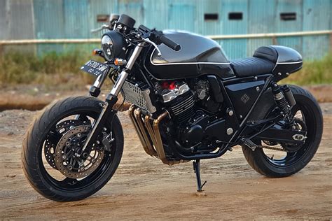 Honda CB400 Super Four Meets Indonesia’s Bespoke Wizardry - autoevolution