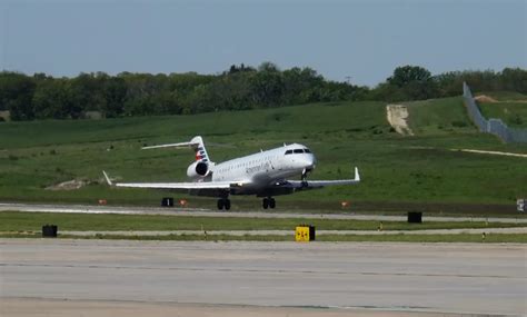 Proposed subsidy for Salina flights to Chicago concern MHK airport director - News Radio KMAN