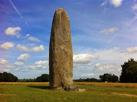 Paintwalk : Menhir de Champ Dolent Brittany
